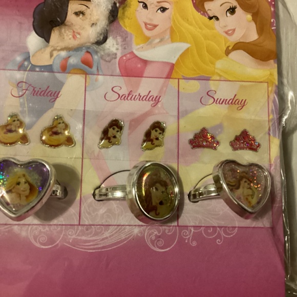 Disney Princess lot Purse, stick on earrings & Rings set plus nightlight - Picture 3 of 12